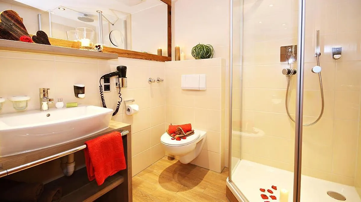 Landhotel Alphorn Офтершванг 3*,